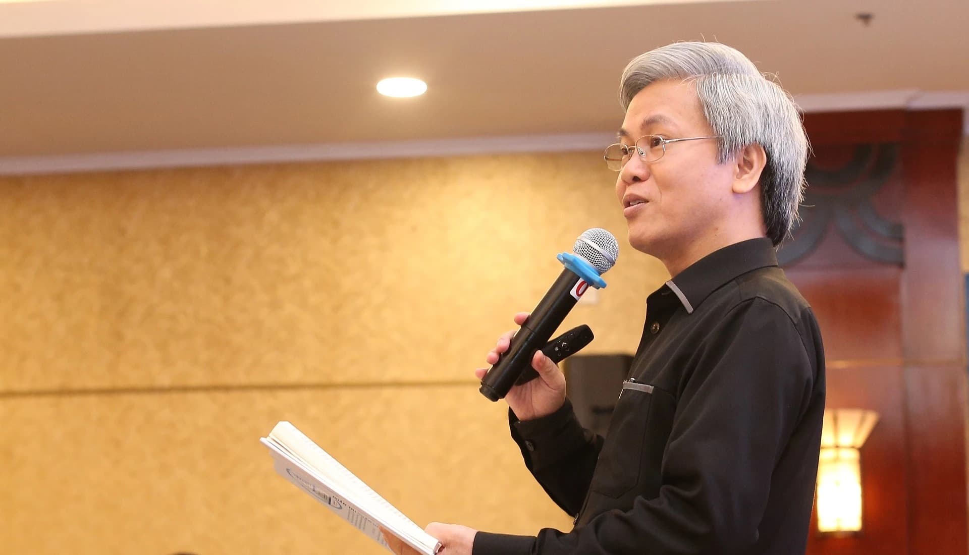 Thầy Giản Tư Trung